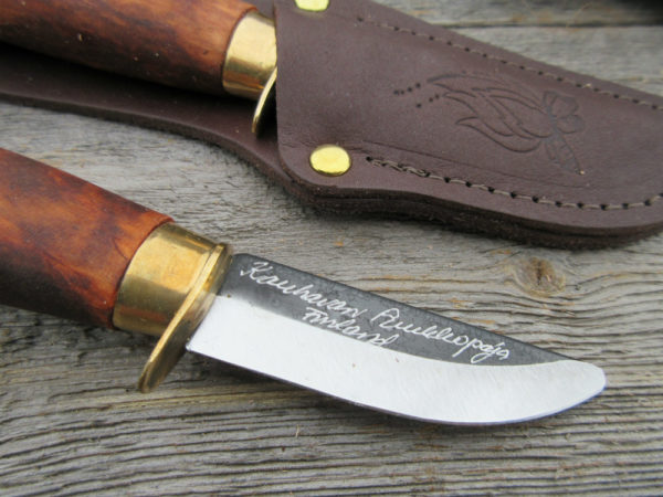 Ensipuukko, tuote 402, terä 59 mm, tylppä kärki, sormisuojalla